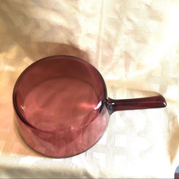 CRANBERRY Corning VISIONWARE 1.5 litre Saucepan - Picture 3 of 5